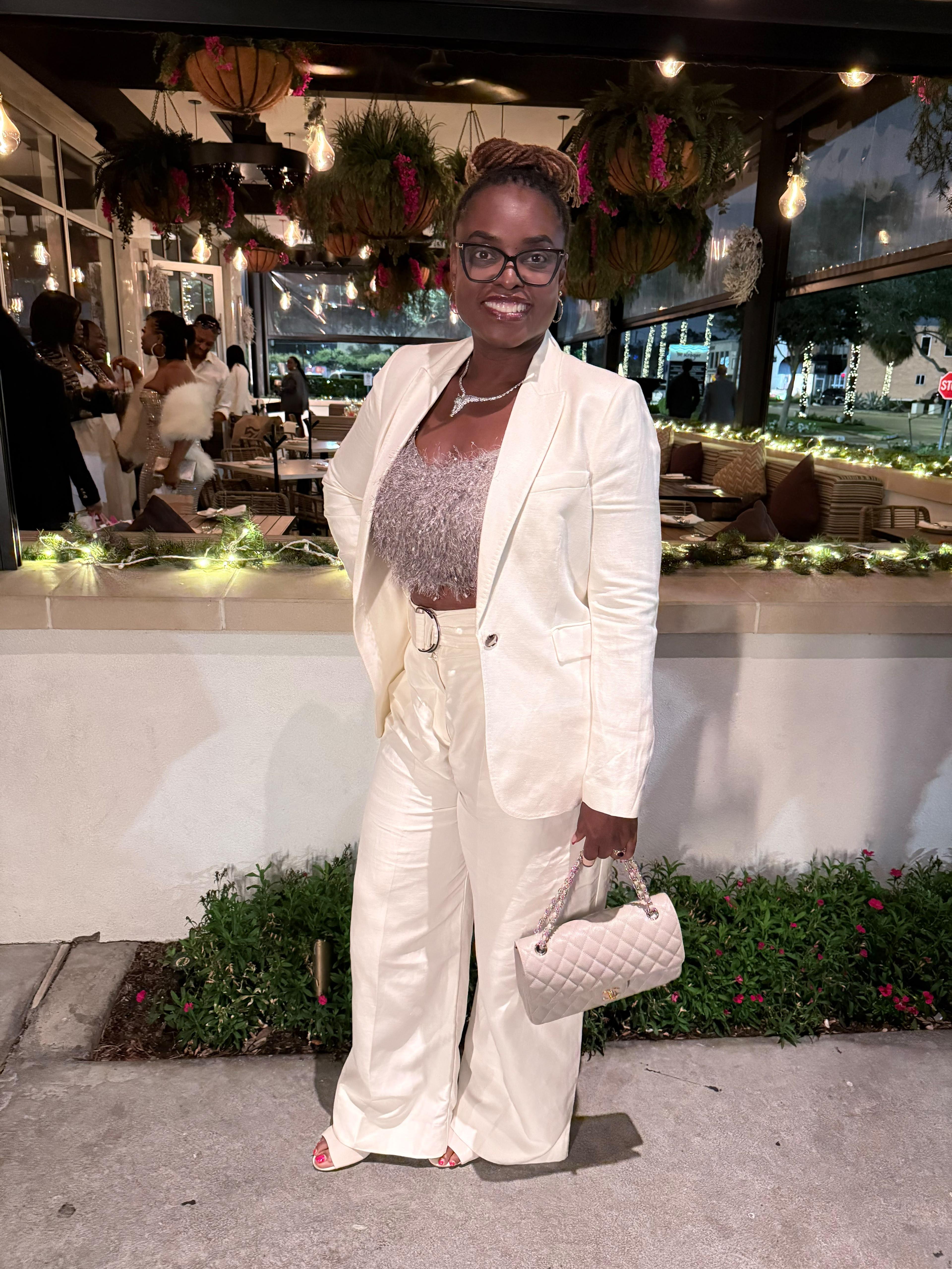 Portrait of Tiley Akerejola, founder of Solstice Privé