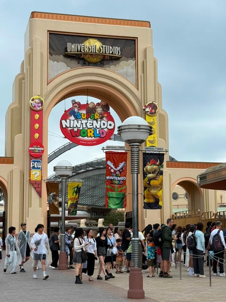 Crowd gathered at the Super Nintendo World entrance, Universal Studios Japan